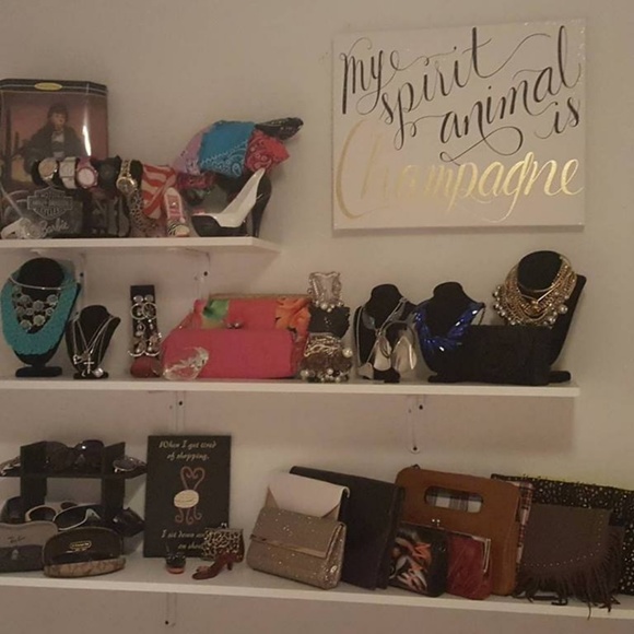 Meet your Posher, Dawn - Picture 5 of 5